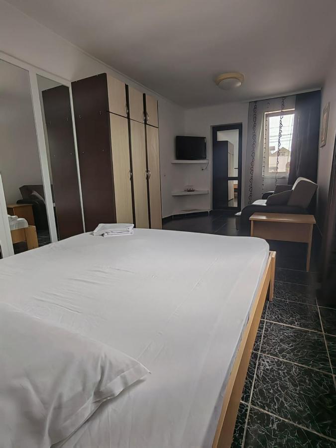 Hotel Casa Alexandru Două Mai Exteriér fotografie
